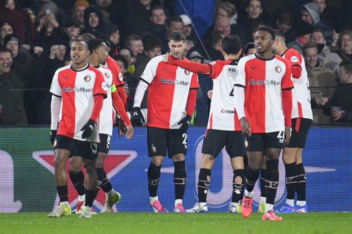 4-2. El Feyenoord se apunta a la clasificación