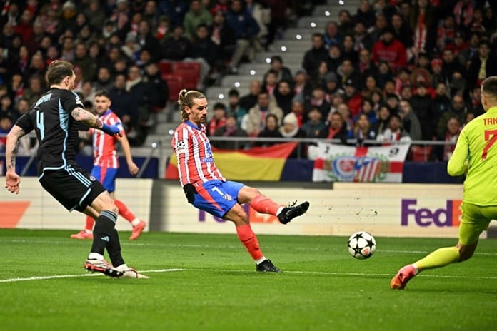 Atlético doblega al Slovan con gol de Julián Álvarez y doblete de Griezmann