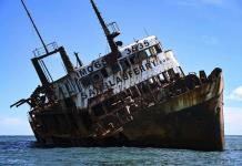 Una oportunidad para la vida marina en el cementerio de barcos de Panamá