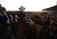 La Virgen de Guadalupe, entre fervor y sueños migrantes, impulsa ingresos récord en México