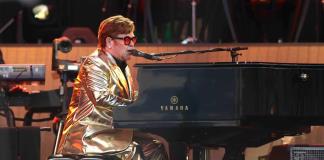 El cantante Elton John, icono del año 2024 para la revista Time