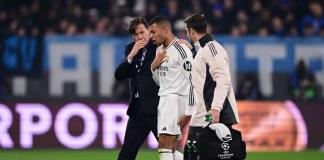 Mbappé sufre una lesión en su muslo izquierdo