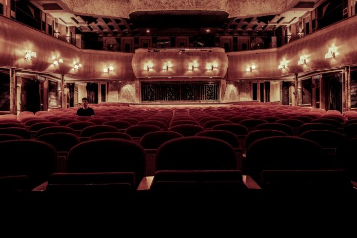 El brasileño Karim Ainouz y la argentina Albertina Carri, invitados del 37º festival Cinelatino