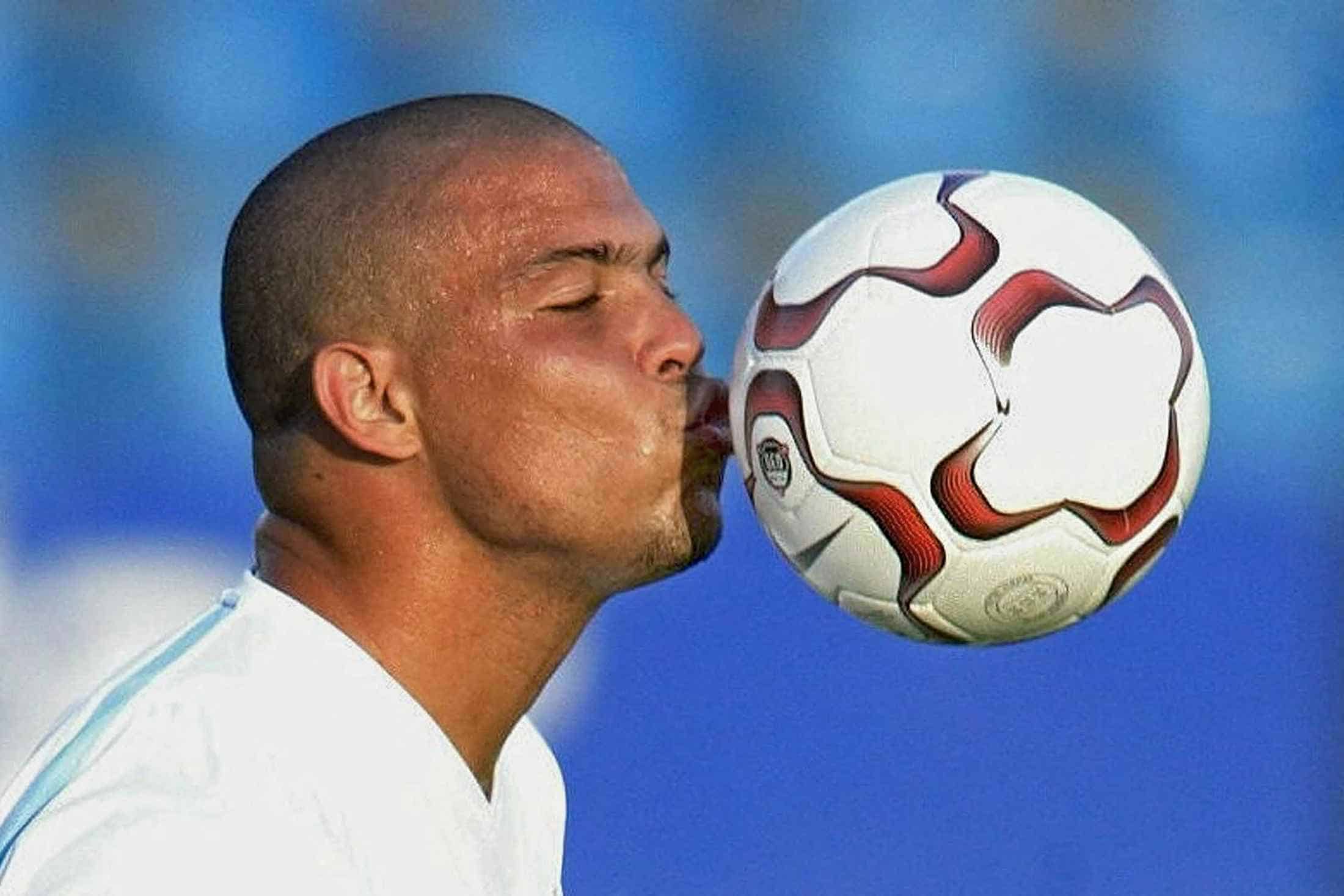 Ronaldo buscará la presidencia de la CBF y anuncia pronta venta del Valladolid