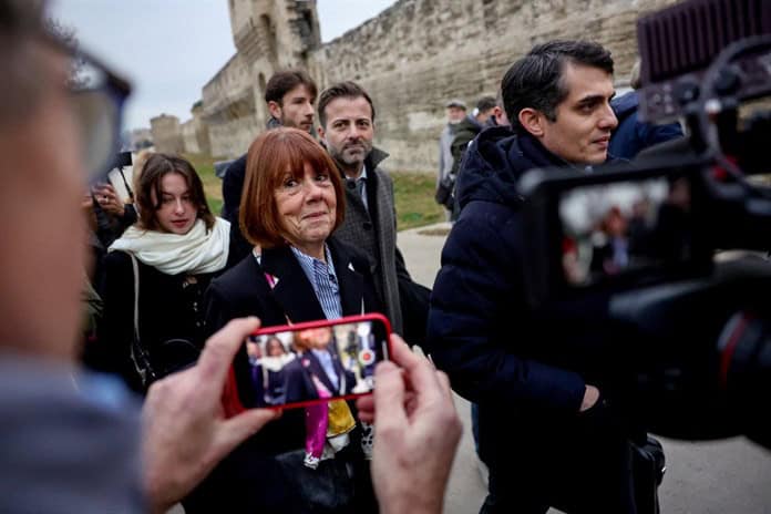 Decepción, ira y llantos tras el veredicto en macrojuicio por violación en Francia