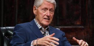 Bill Clinton sale del hospital al que había sido ingresado por gripe