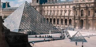 El Louvre y Versailles mantuvieron afluencia en 2024 a pesar de los Juegos Olímpicos