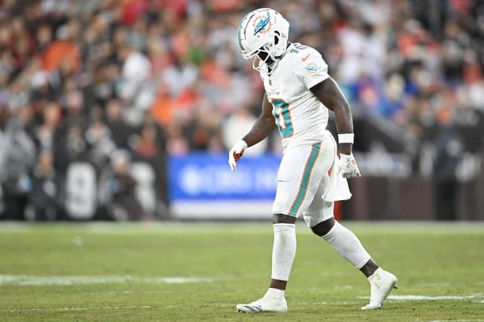 Hill dice que se quiere ir de los Dolphins por no conseguir el pase a los playoffs