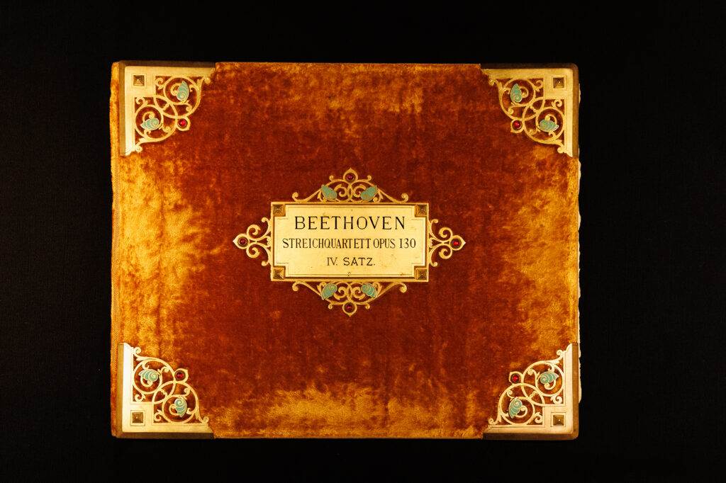 Casa Beethoven de Bonn adquiere partitura original del músico