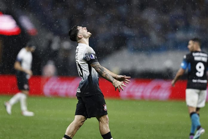 Rodrigo Garro se presenta al Corinthians tras ser imputado por choque letal