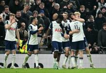 Tottenham se adelanta al Liverpool en Copa de la Liga tras susto con Bentancur