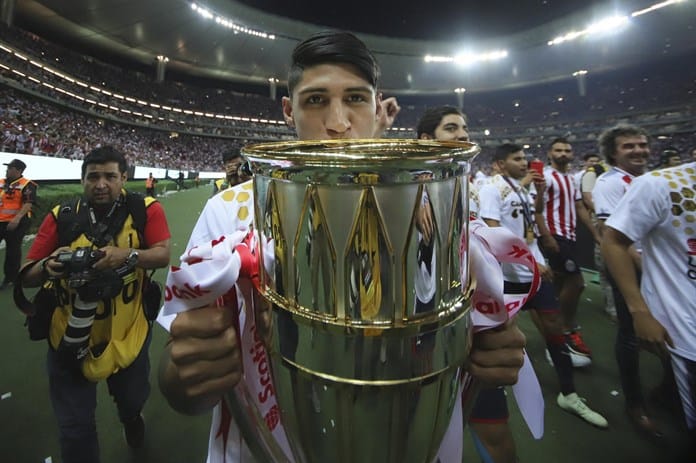 En crisis de goles para Chivas, regresa su último campeón de goleo