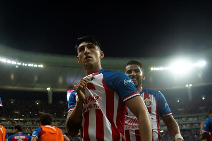 En crisis de goles para Chivas, regresa su último campeón de goleo