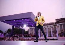 Rod Stewart, el rockero de la voz ronca que cumple 80 años en plena forma