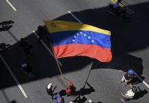 Oposición de Venezuela marcha contra la investidura de Maduro con Machado al frente