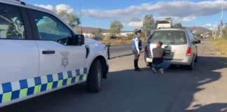 Aplica la Policía Vial las primeras 30 multas por traer porta placas que obstruye la matrícula