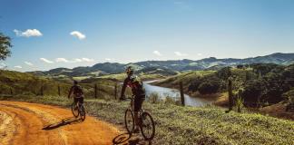 "Una autopista para ciclistas" en la Costa Blanca, hormiguero del ciclismo profesional