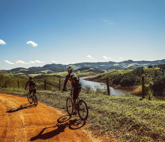 "Una autopista para ciclistas" en la Costa Blanca, hormiguero del ciclismo profesional