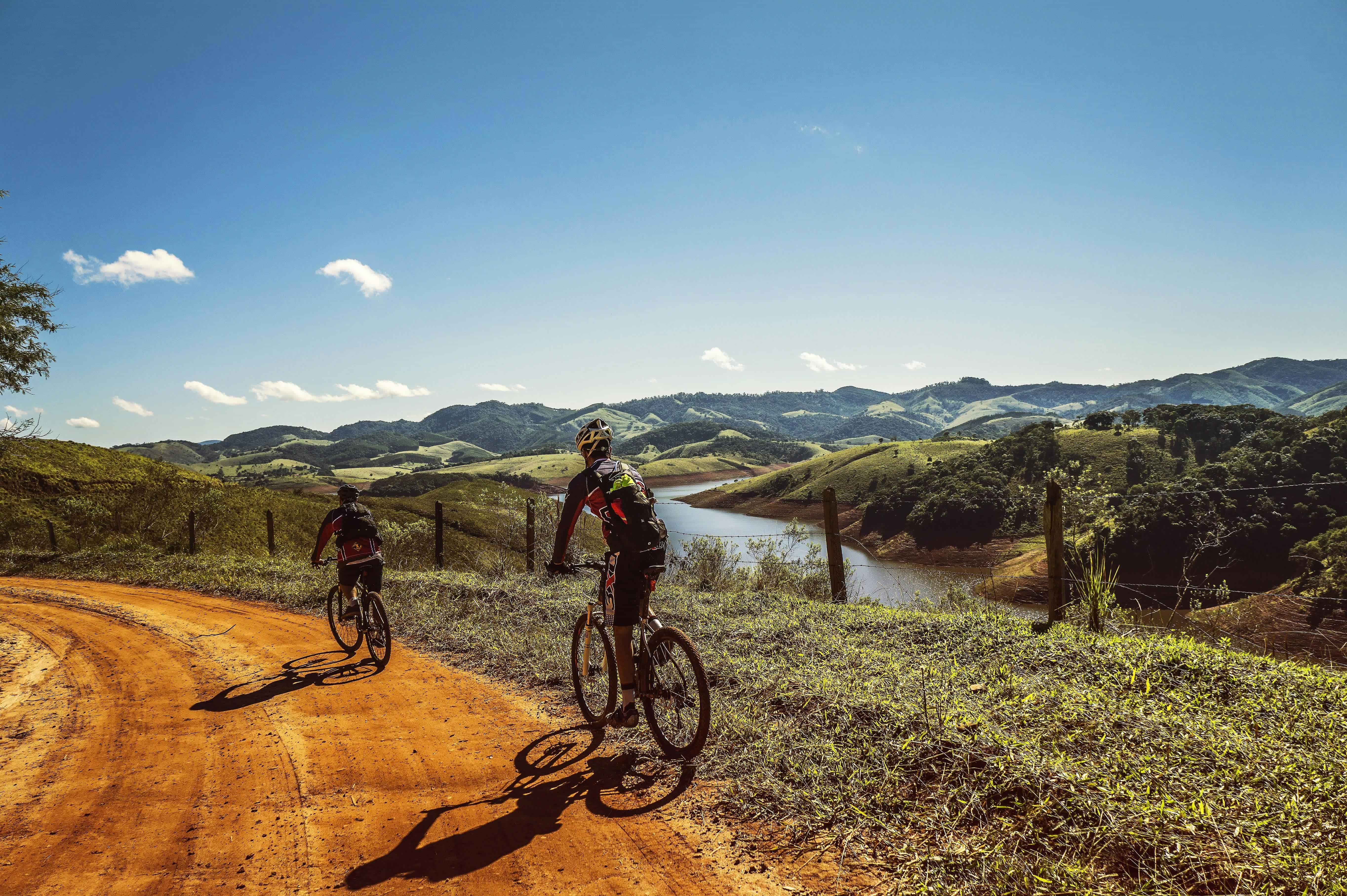 “Una autopista para ciclistas” en la Costa Blanca, hormiguero del ciclismo profesional