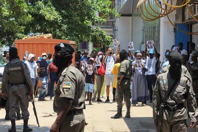 Bajo fuertes medidas de seguridad Daniel Chapo juramenta como presidente de Mozambique