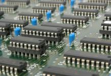 EEUU endurece controles sobre semiconductores para frenar desvíos a China