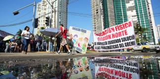 Maestros y damnificados por huracanes protestan en la visita de Sheinbaum a Acapulco