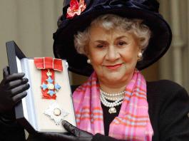 Fallece la actriz británica Joan Plowright a los 95 años de edad