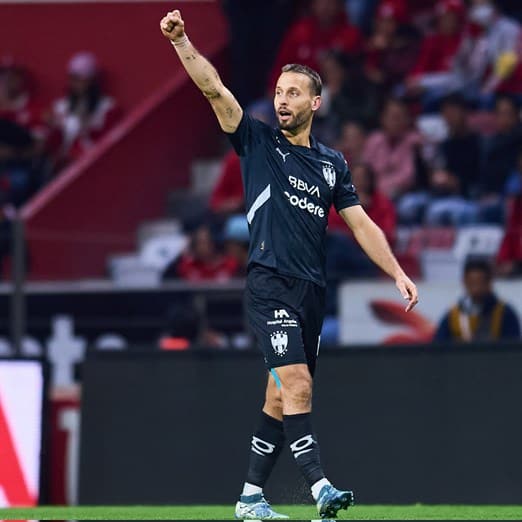 Canales deslumbra con un mágico gol para Rayados en la Jornada 2