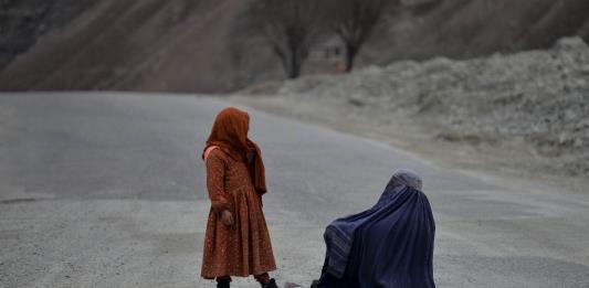 ¿Cómo viven las mujeres afganas bajo el poder talibán?