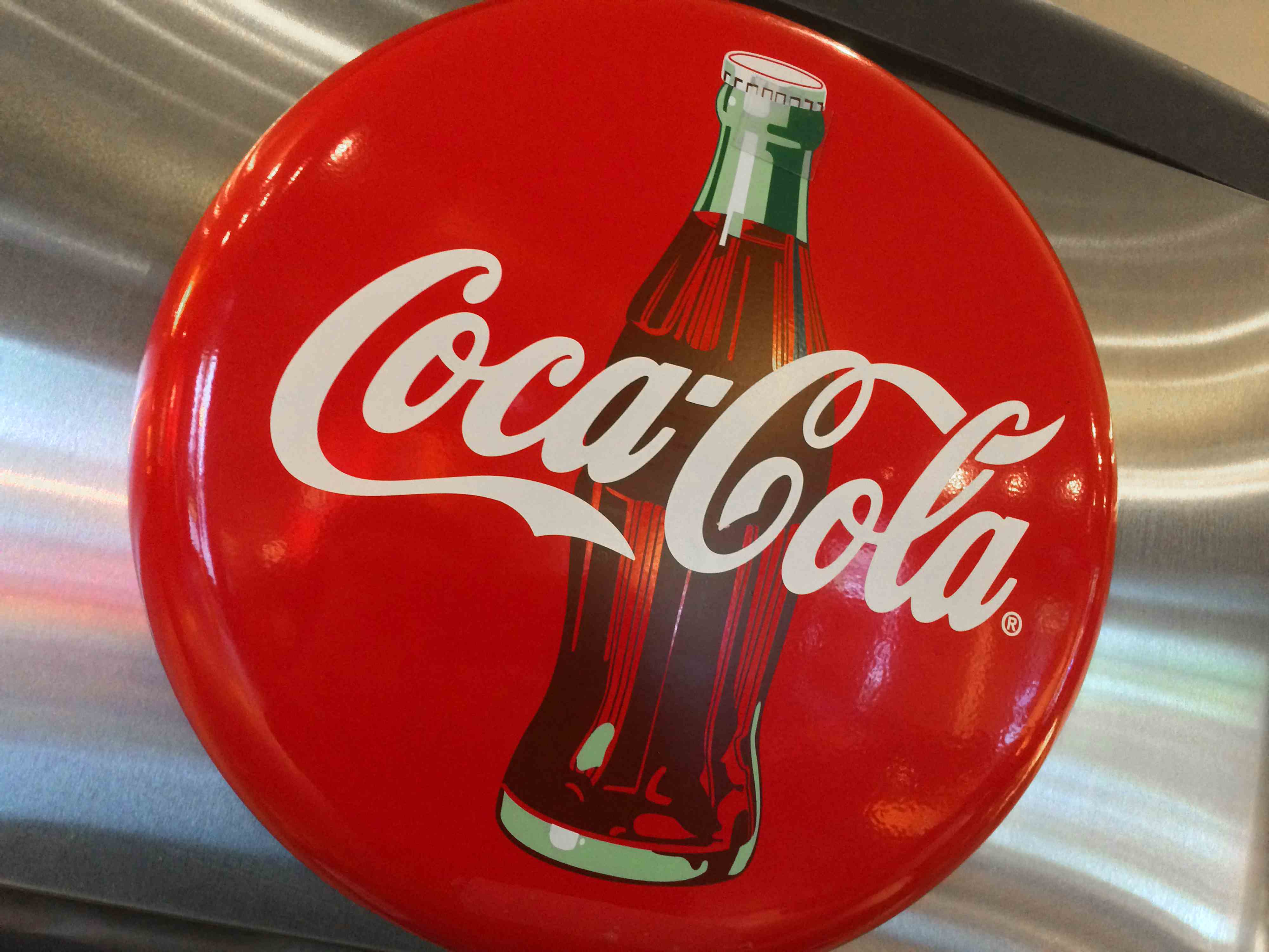 Coca-Cola ordena la retirada masiva de productos en Europa por contenido excesivo de clorato