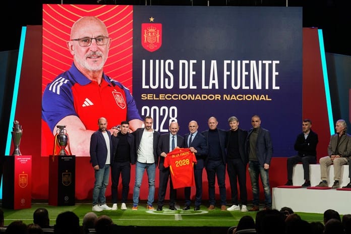 Luis de la Fuente renueva como seleccionador de España hasta el 2028