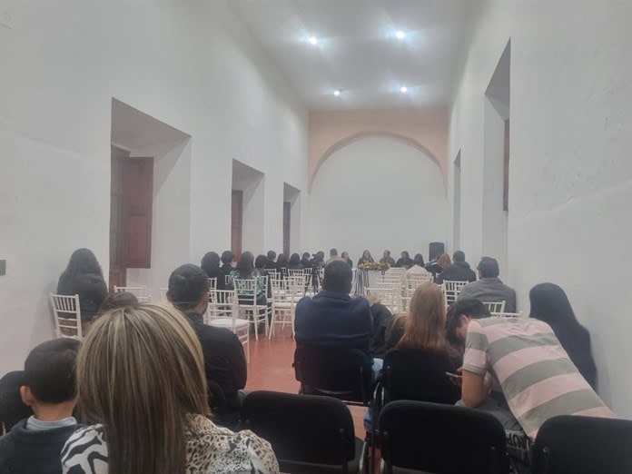 Imparten el conversatorio Periodismo desde las Regiones: Retos y violencias en la Escuela de Artes y Oficios Imparten el conversatorio Periodismo desde las Regiones: Retos y violencias en la Escuela de Artes y Oficios