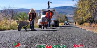 Tenamaxtlán no puede esperar más: con recursos municipales aprueban bacheo en carretera