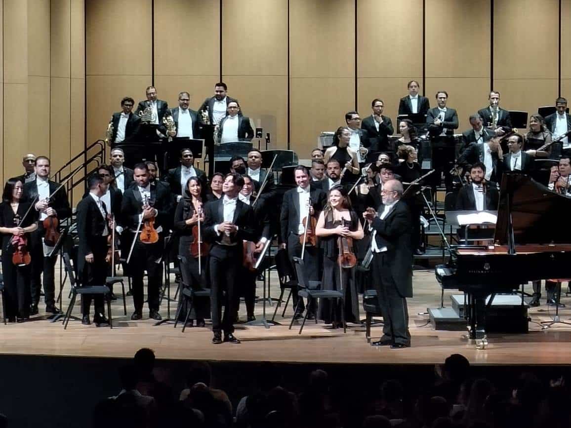 Los ganadores del Concurso Nacional de Piano Elías Manzo y Vladimir Petrov se presentan en el Teatro Degollado