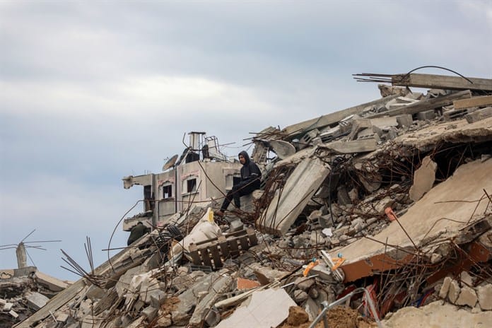 Alto el fuego en Gaza terminará si no se devuelven rehenes para el sábado, advierte premier israelí