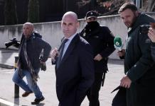 Defensa de Rubiales pide su absolución alegando que el beso a Hermoso fue consentido