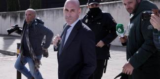 Defensa de Rubiales pide su absolución alegando que el beso a Hermoso fue consentido