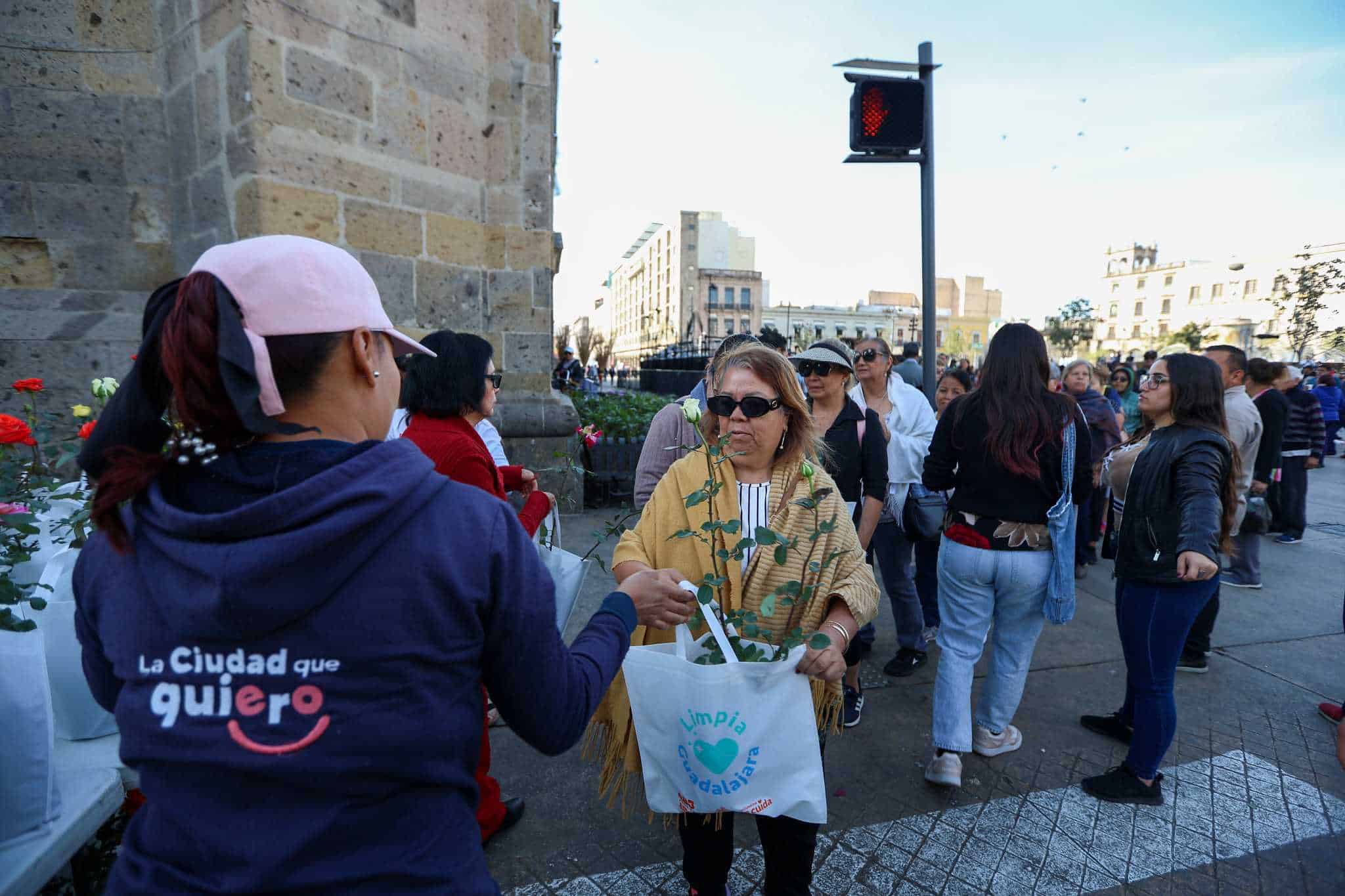 Música, picones, rosales y chocolate enmarcan el 483 aniversario de Guadalajara