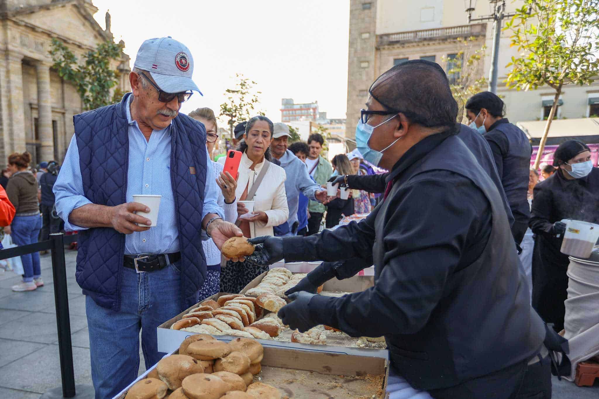 Música, picones, rosales y chocolate enmarcan el 483 aniversario de Guadalajara