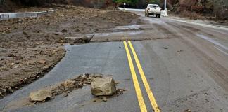 Fuertes lluvias en Los Ángeles causan deslaves en zonas devastadas por los incendios