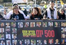 Familiares de rehenes israelíes en Gaza se manifiestan por los 500 días de cautiverio