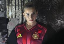 Las futbolistas alemanas lucirán nueva camiseta roja y rosa en Eurocopa