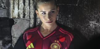 Las futbolistas alemanas lucirán nueva camiseta roja y rosa en Eurocopa