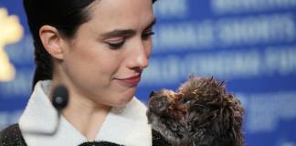 Ethan Hawke y Margaret Qualley presentan Blue Moon en la Berlinale