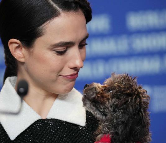 Ethan Hawke y Margaret Qualley presentan Blue Moon en la Berlinale