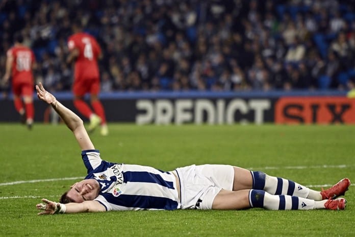 Sucic guía a Real Sociedad a octavos de Europa League antes de lesionarse