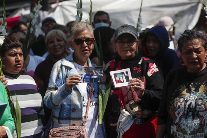 Miles de mexicanos dicen adiós a Paquita la del Barrio, su reina del despecho y el desamor