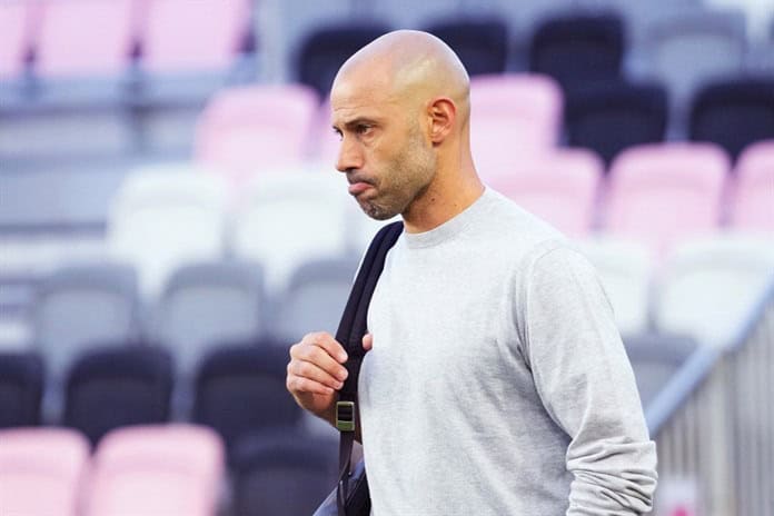 Mascherano: Francisco está en todas nuestras oraciones deseando que se pueda recuperar