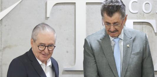 Reconocen trayectoria del ex secretario Enrique Ibarra Pedroza