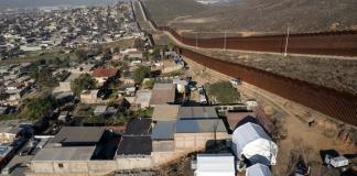 Organizaciones en Tijuana suspenden servicios para migrantes por recortes de USAID